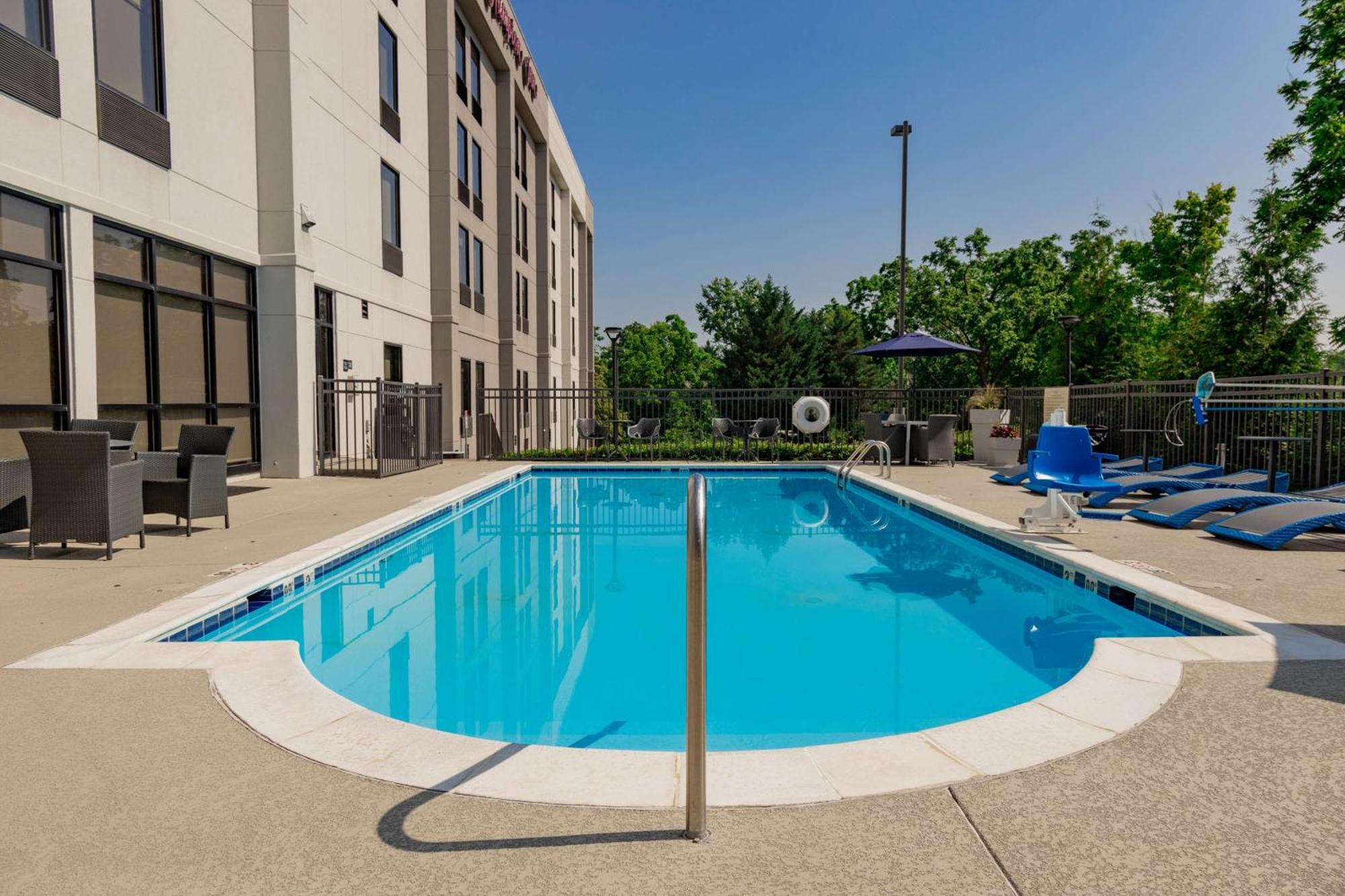 Hampton Inn Winchester Exterior photo