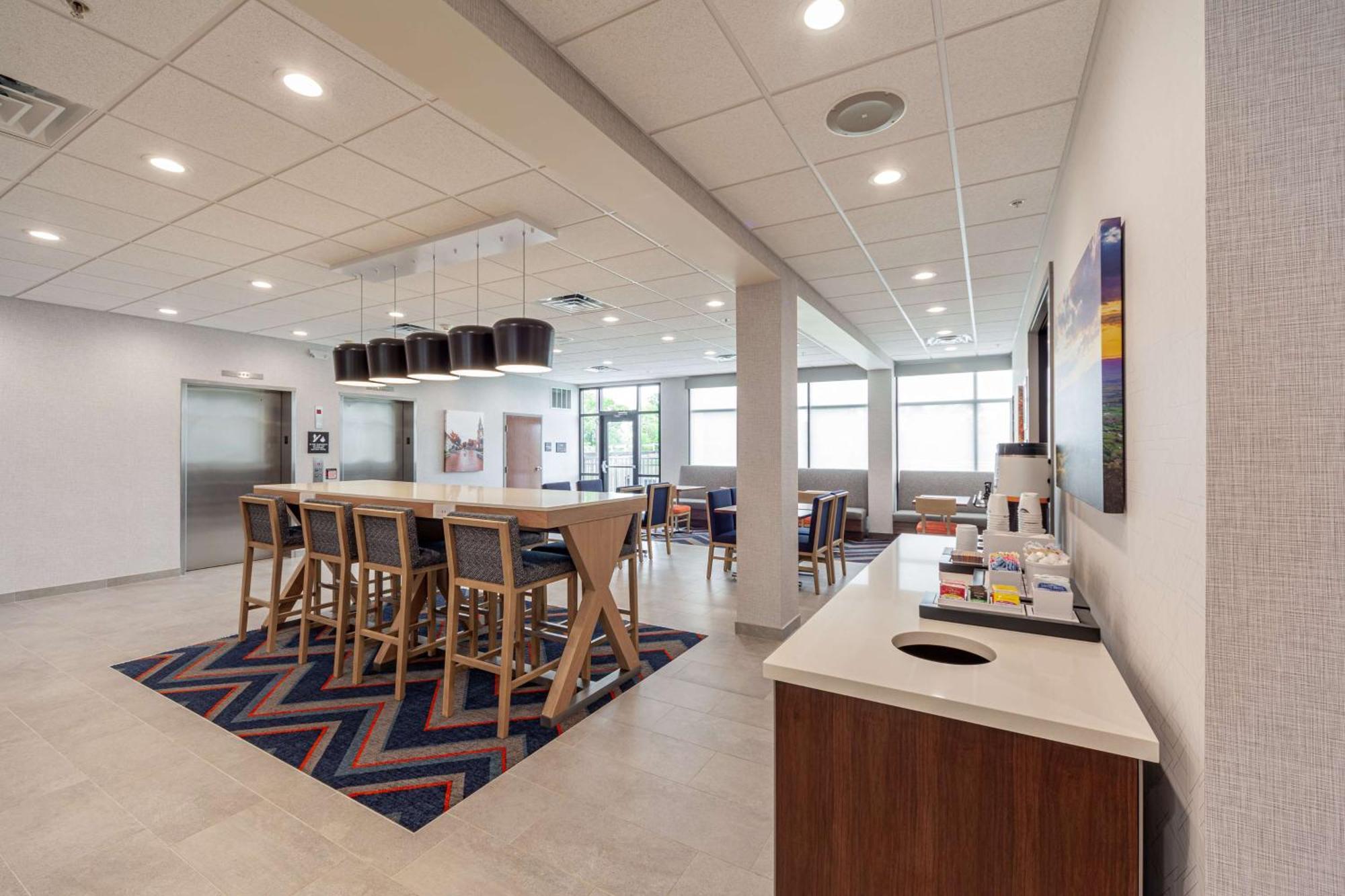 Hampton Inn Winchester Exterior photo